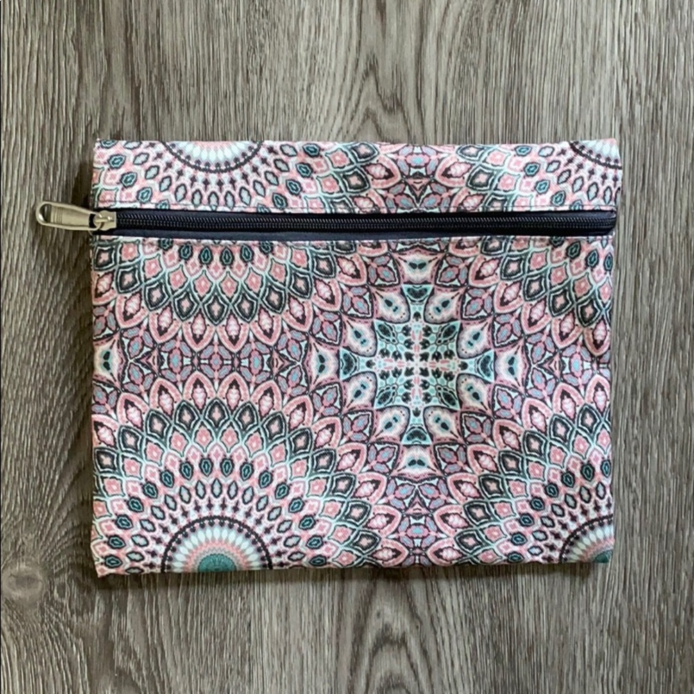 Makeup Pouch - Picture 2 of 6